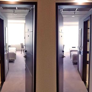 Neighbouring Rooms